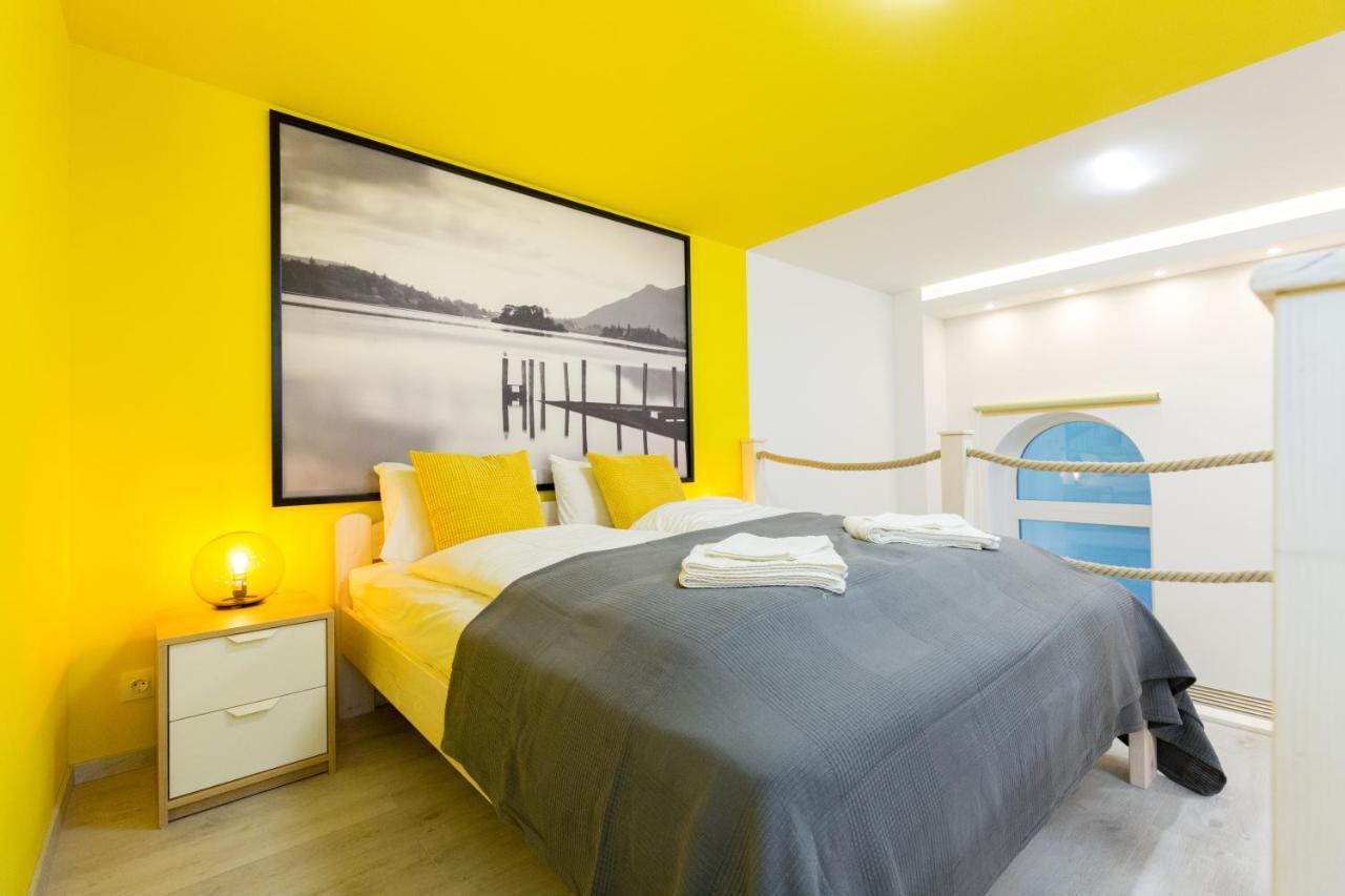 Pastel Paradise With A Ray Of Sunshine Апартаменти *